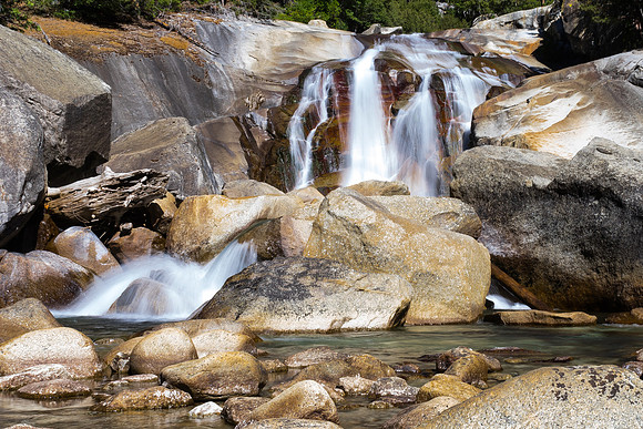 20141005-Kings_Canyon_Mist_Falls-204
